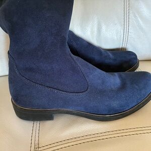 Suede boots size 8